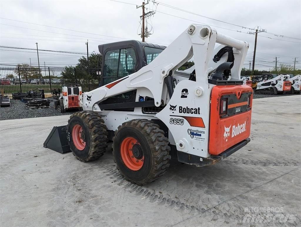Bobcat S850 Міні-навантажувачі