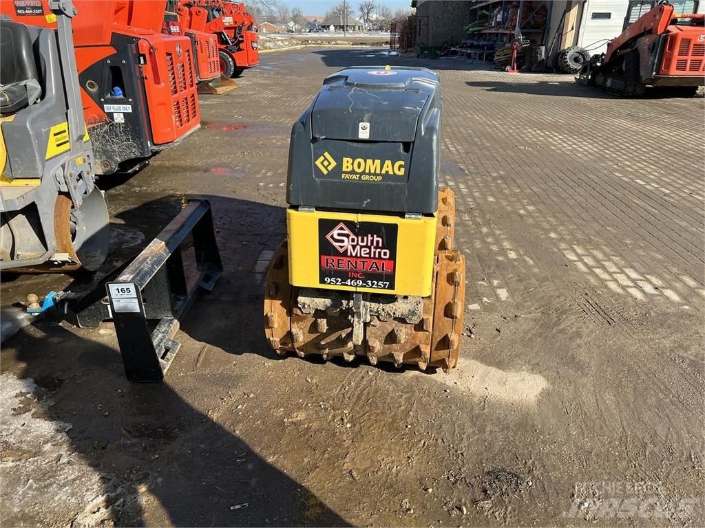 Bomag BMP8500 Причепні віброкатки