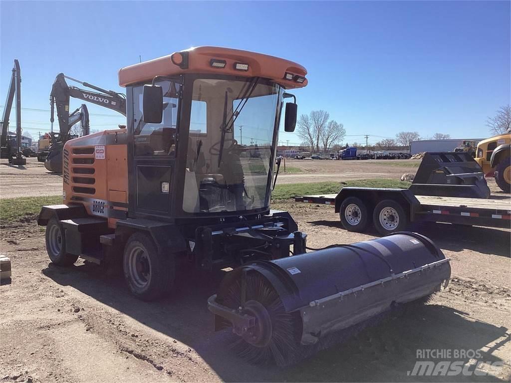 Broce FMJ470 Підмітальні машини
