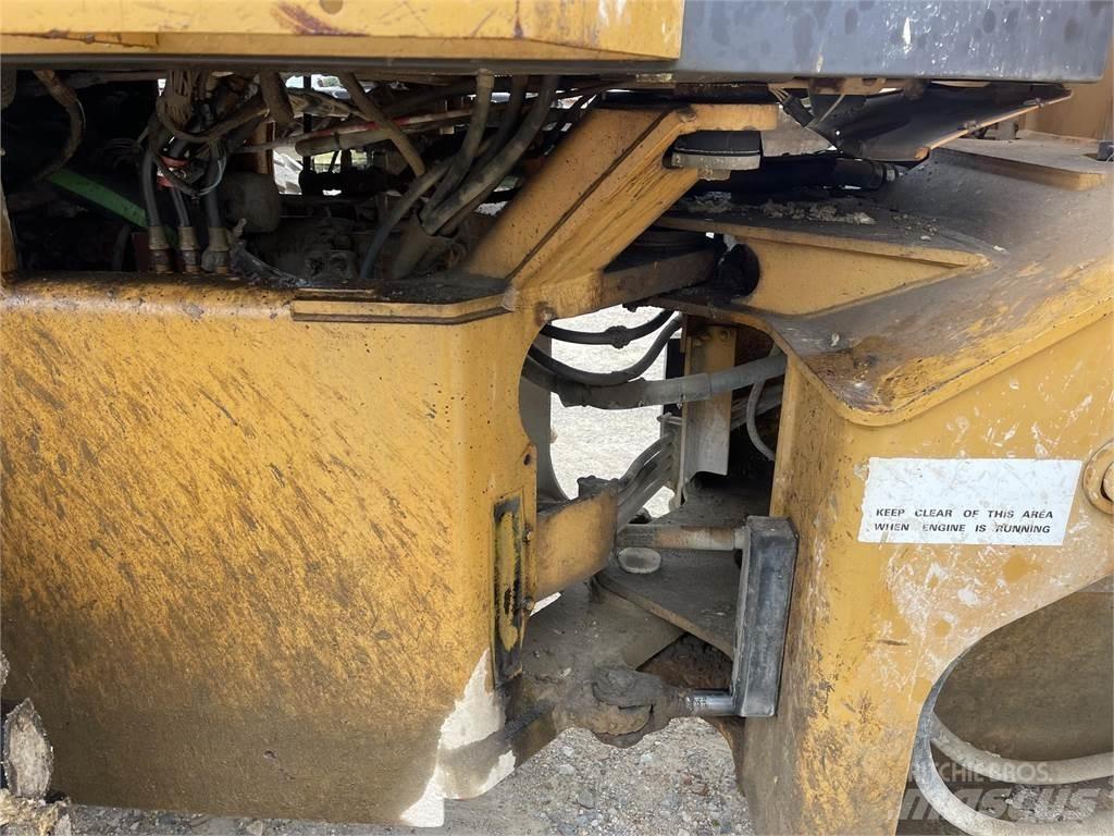 CASE 621B Фронтальні навантажувачі