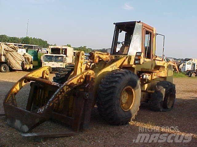 CASE 721 Фронтальні навантажувачі