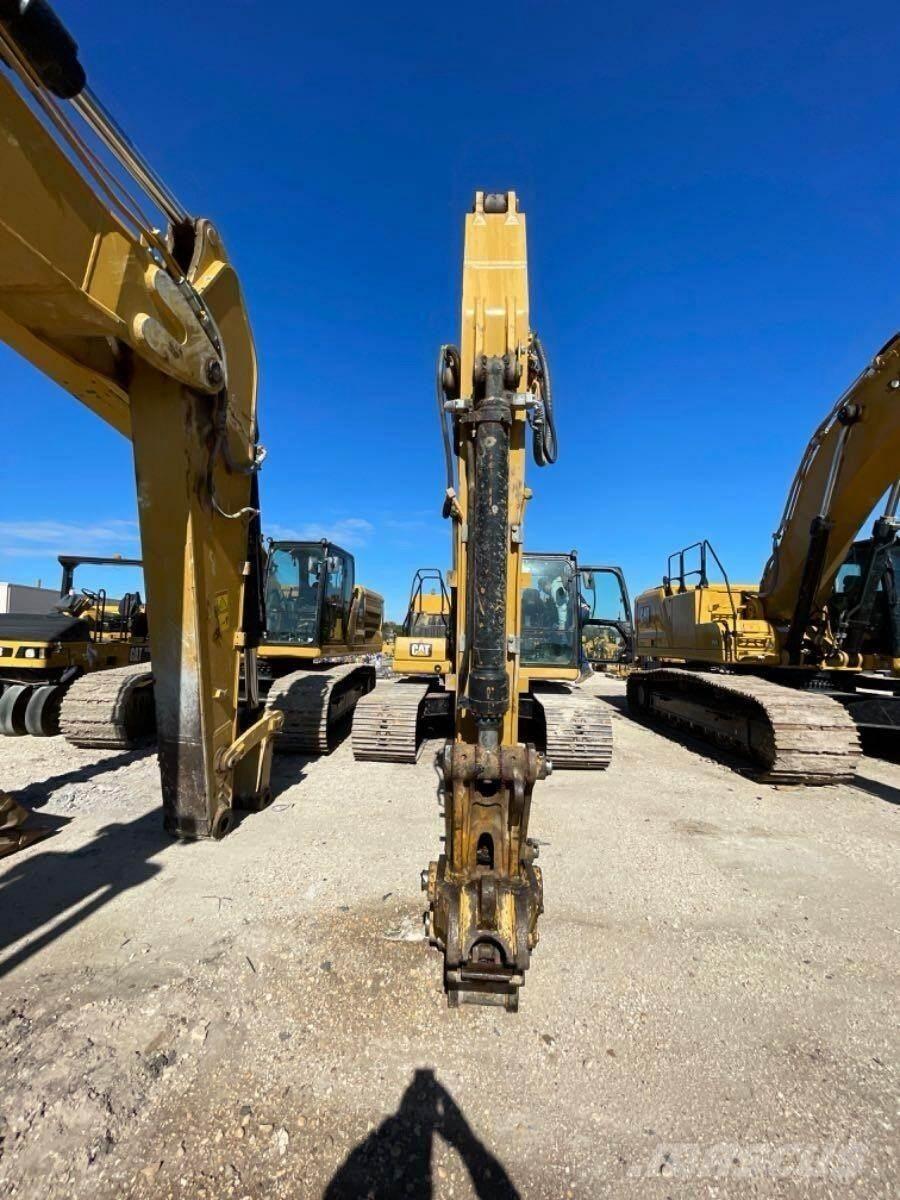 CAT 320 Гусеничні екскаватори