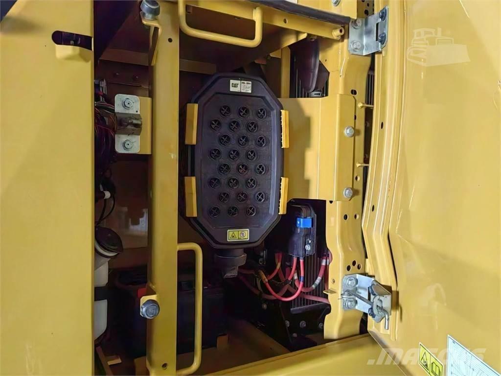 CAT 330 Гусеничні екскаватори
