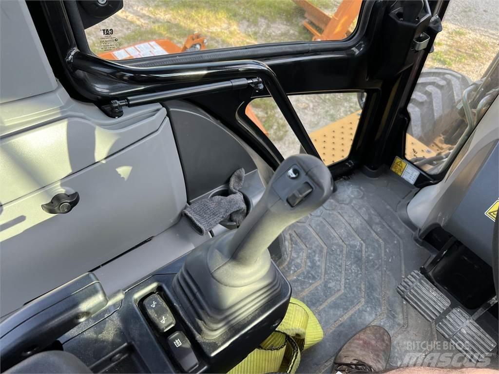 CAT 420 XE Екскаватори-навантажувачі