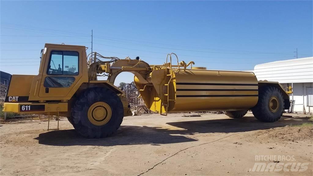 CAT 611 Причепи-цистерни