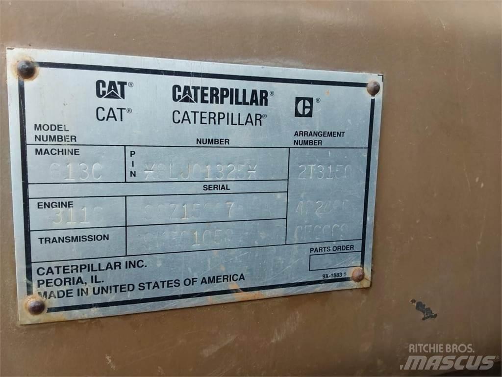 CAT 613C Причепи-цистерни