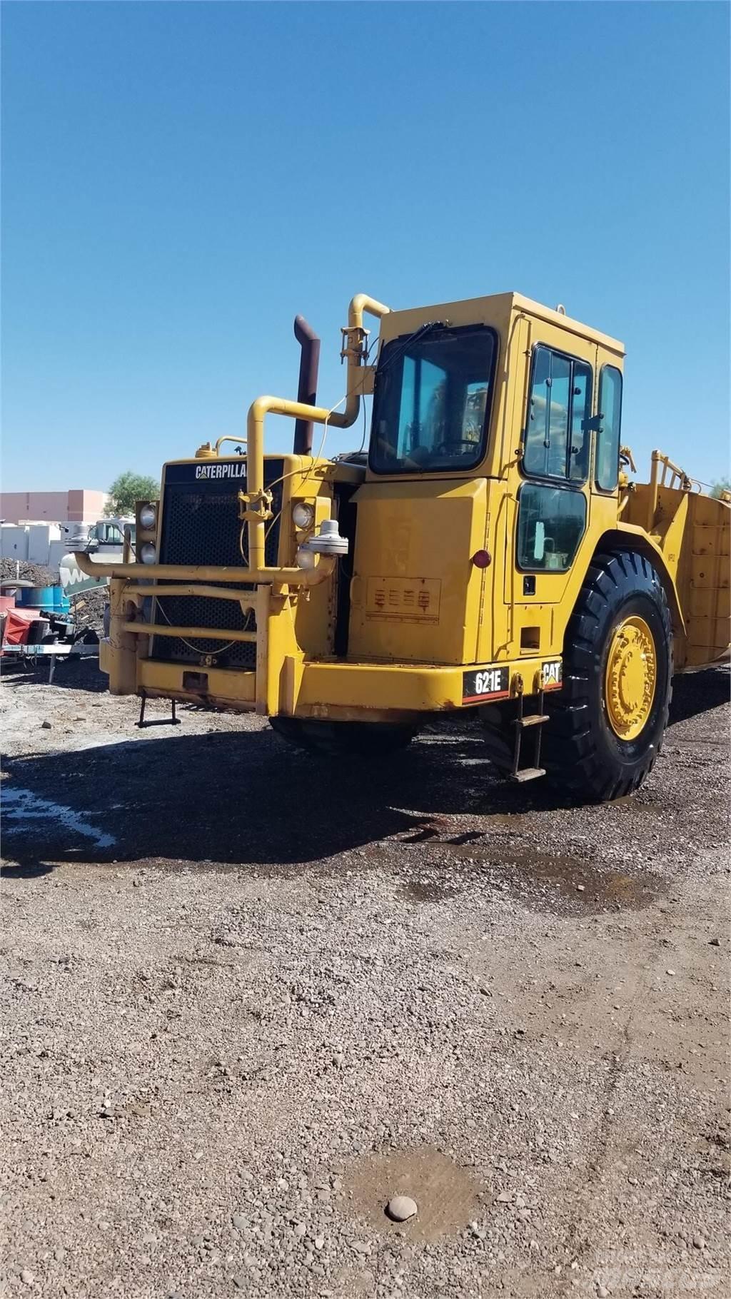 CAT 621E Причепи-цистерни