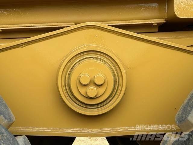 CAT 740 Зчленовані самоскиди