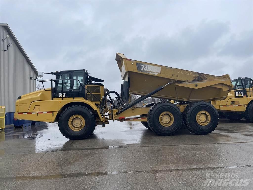 CAT 745 Зчленовані самоскиди