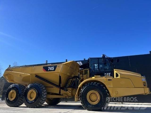 CAT 745 Зчленовані самоскиди