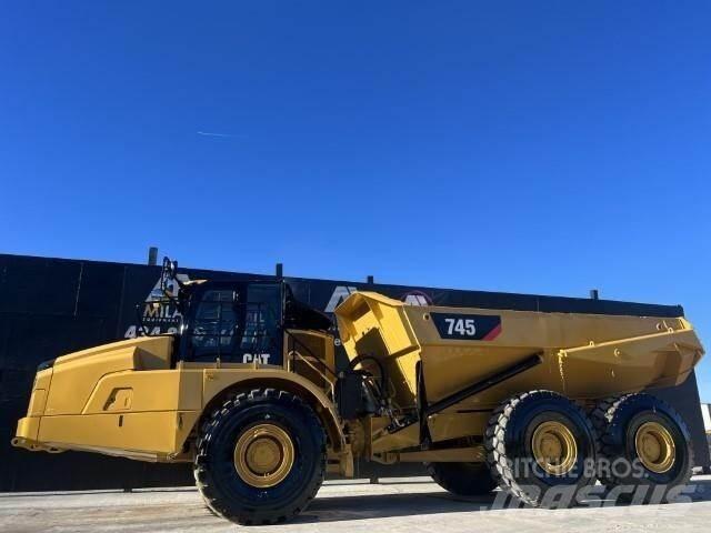 CAT 745 Зчленовані самоскиди