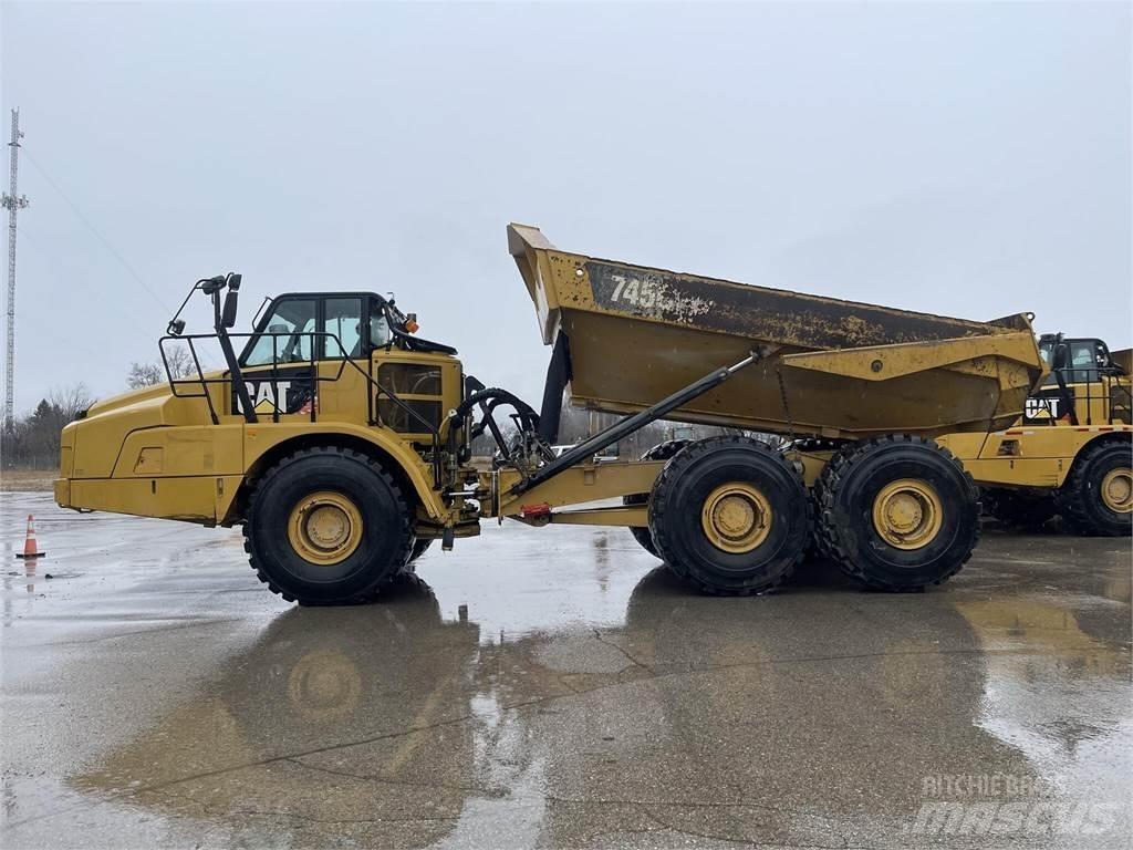 CAT 745C Зчленовані самоскиди