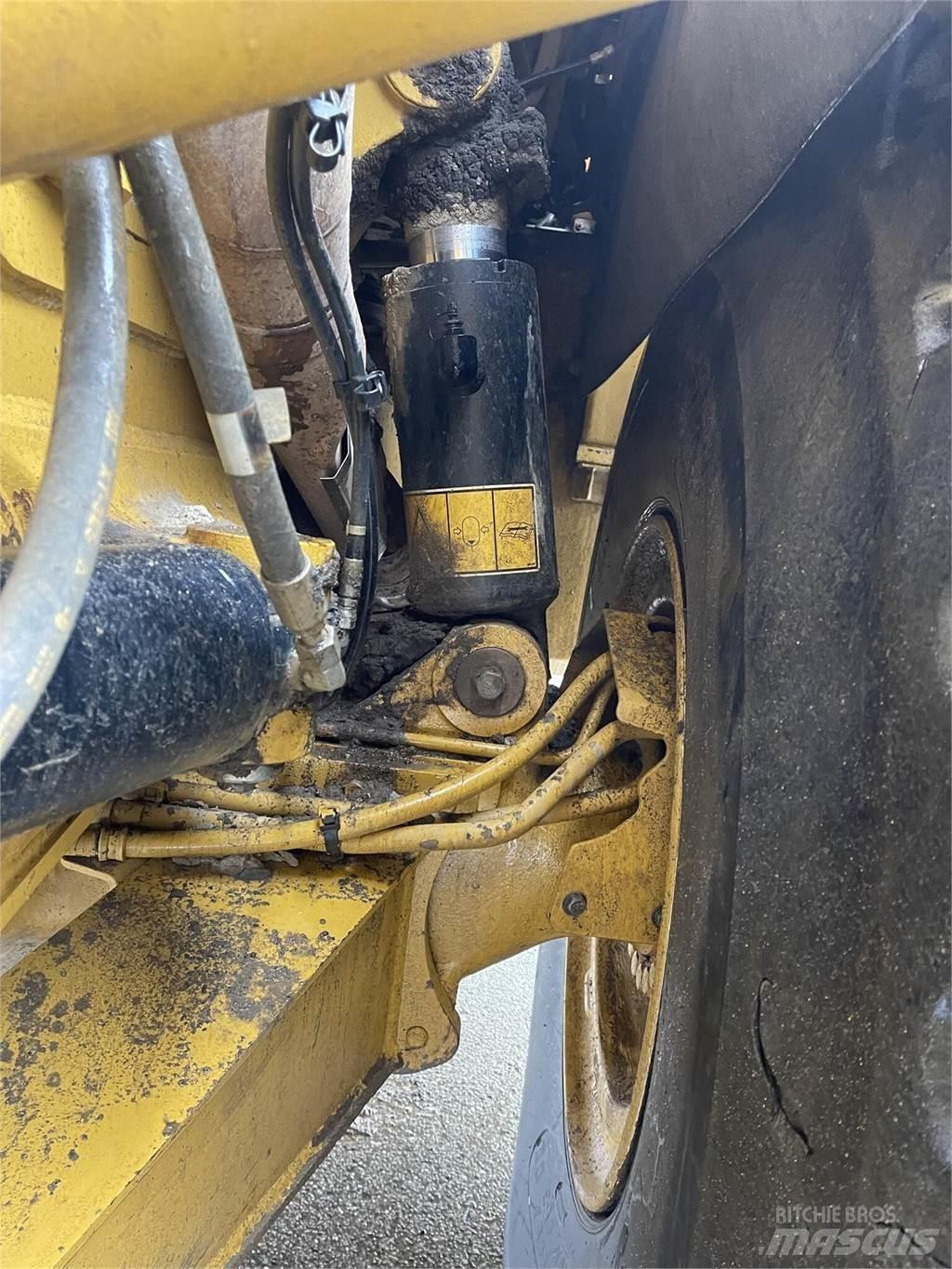 CAT 745C Зчленовані самоскиди