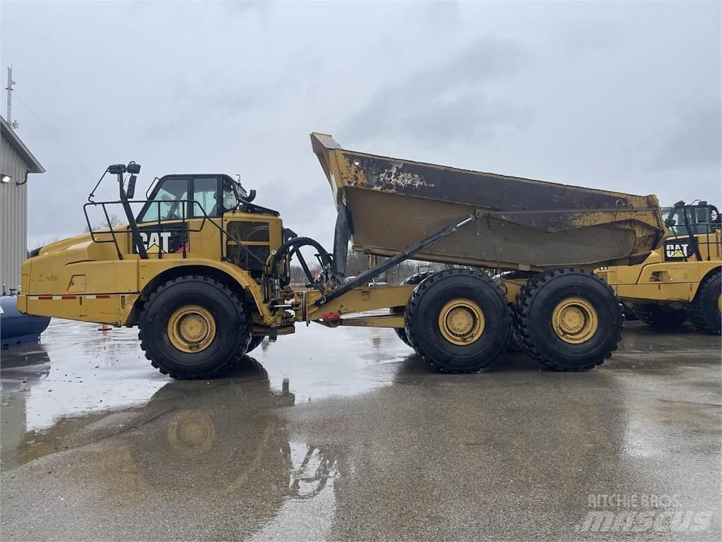 CAT 745C Зчленовані самоскиди