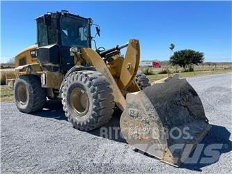 CAT 930M Фронтальні навантажувачі