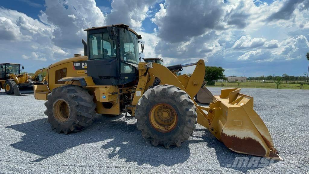 CAT 938M Фронтальні навантажувачі