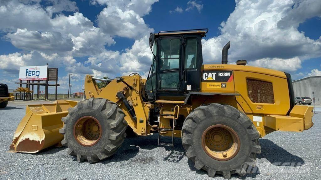 CAT 938M Фронтальні навантажувачі