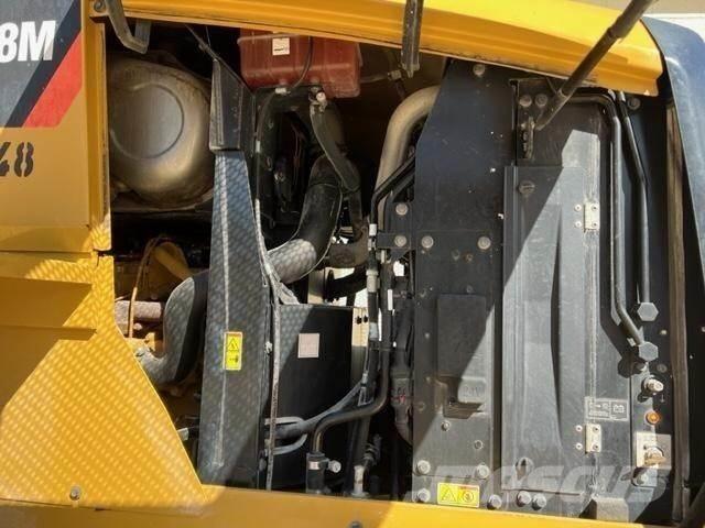 CAT 938M Фронтальні навантажувачі