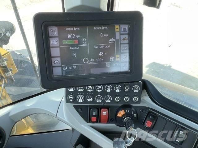 CAT 938M Фронтальні навантажувачі