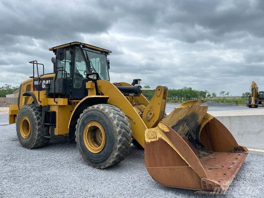 CAT 950M Фронтальні навантажувачі