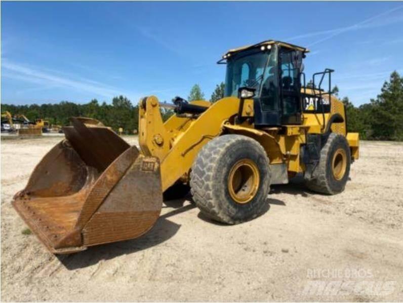 CAT 950M Фронтальні навантажувачі