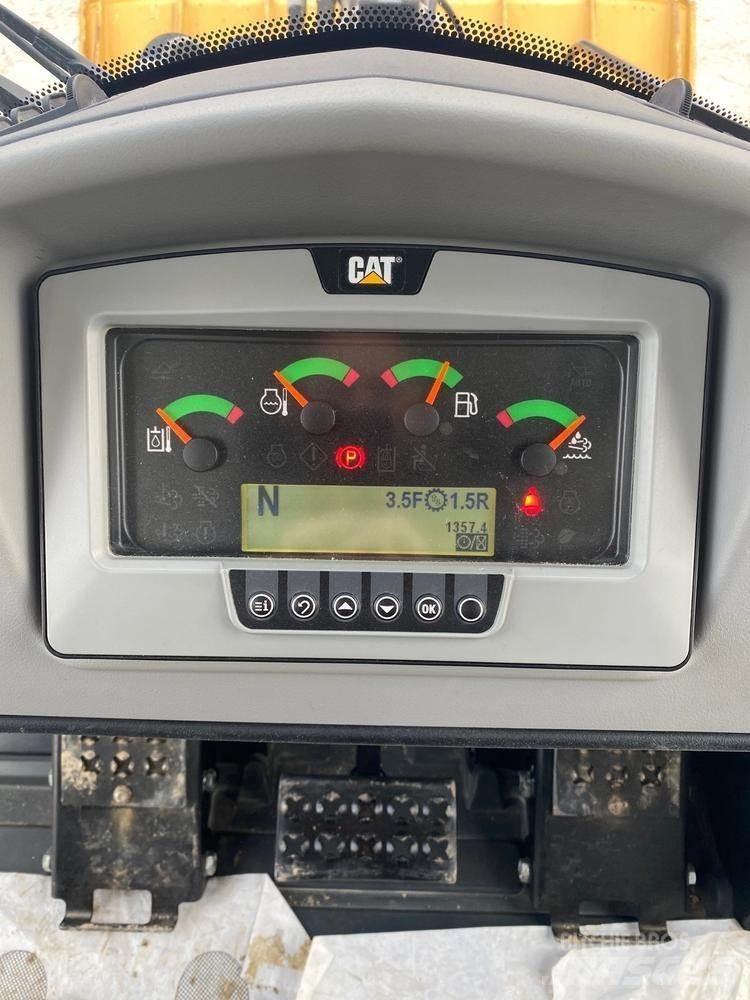 CAT 963K Гусеничні вантажники