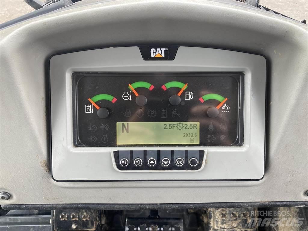 CAT 963K Гусеничні вантажники