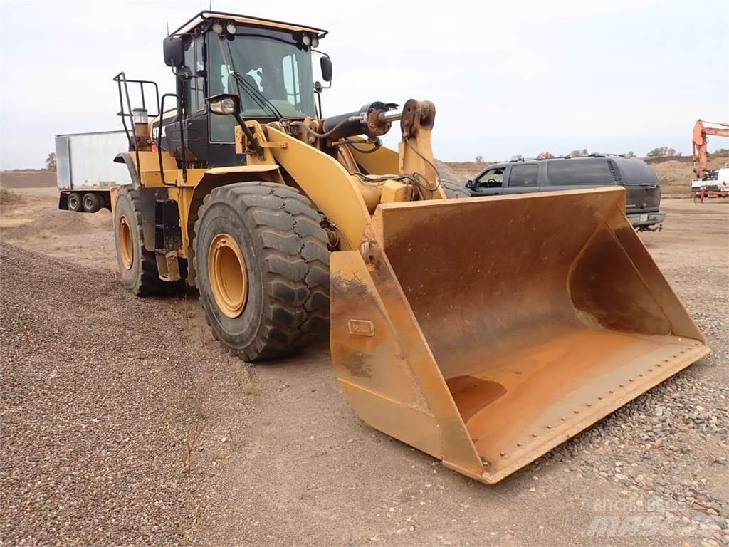CAT 972K Фронтальні навантажувачі