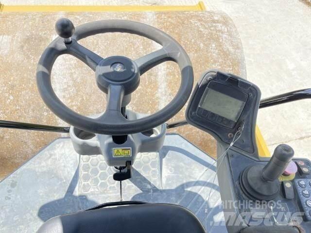 CAT CS54B Котки тротуарні