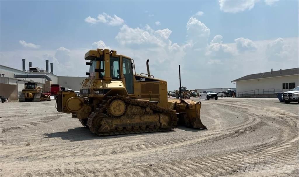 CAT D6N XL Гусеничні бульдозери