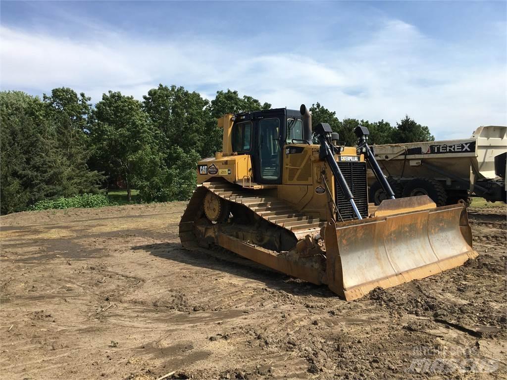 CAT D6T LGP Гусеничні бульдозери