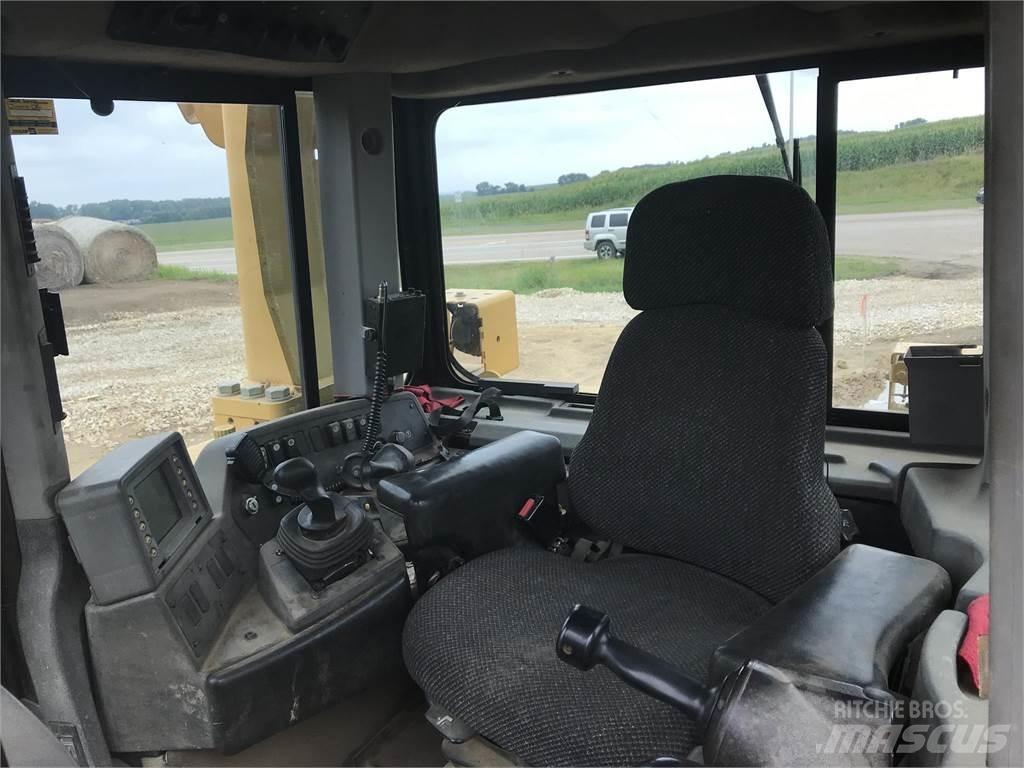 CAT D8T Гусеничні бульдозери