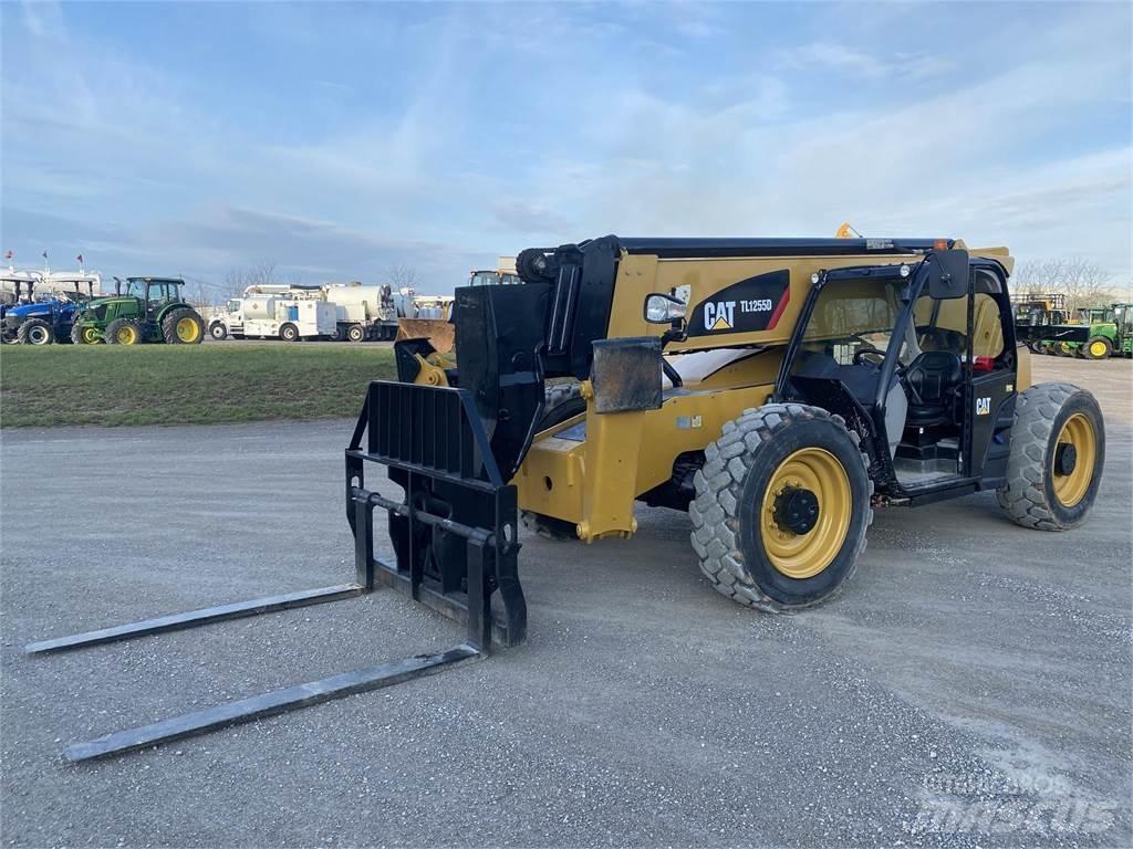 CAT TL1255D Телескопічні навантажувачі