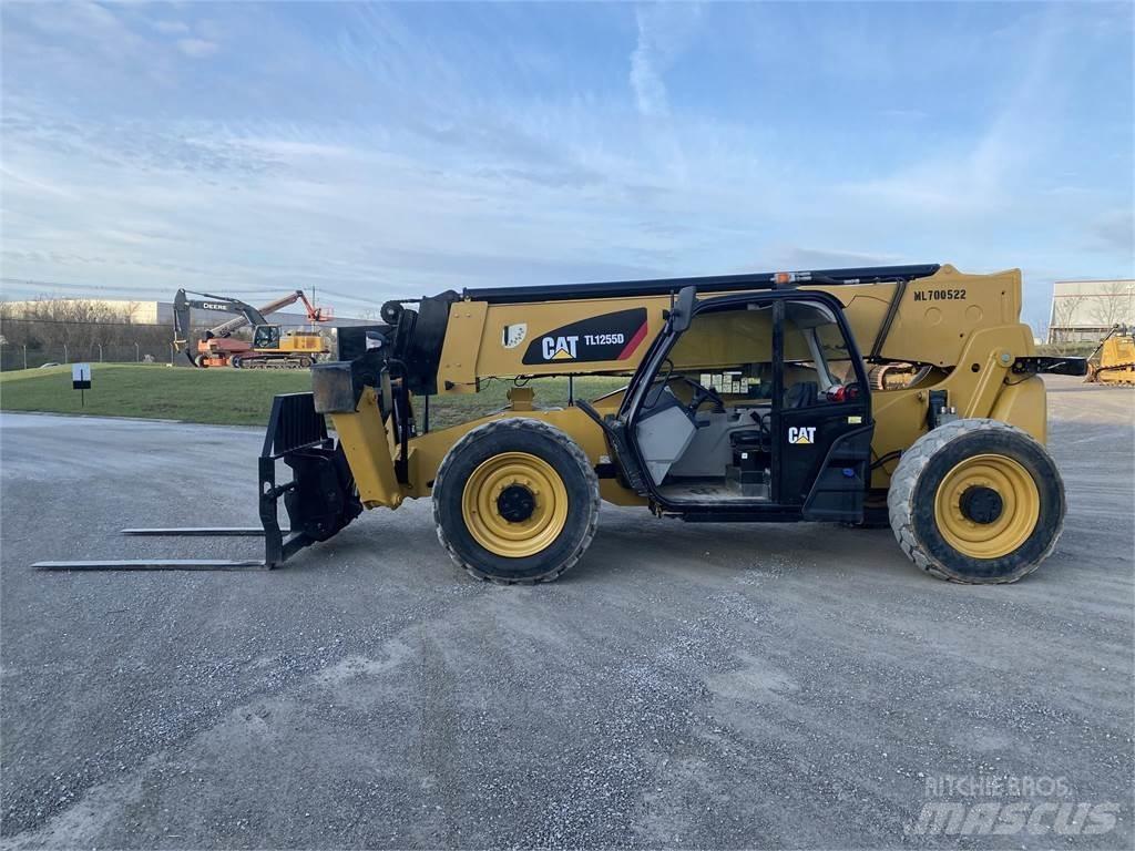 CAT TL1255D Телескопічні навантажувачі