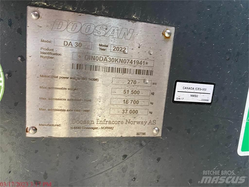 Develon DA30-5 Зчленовані самоскиди