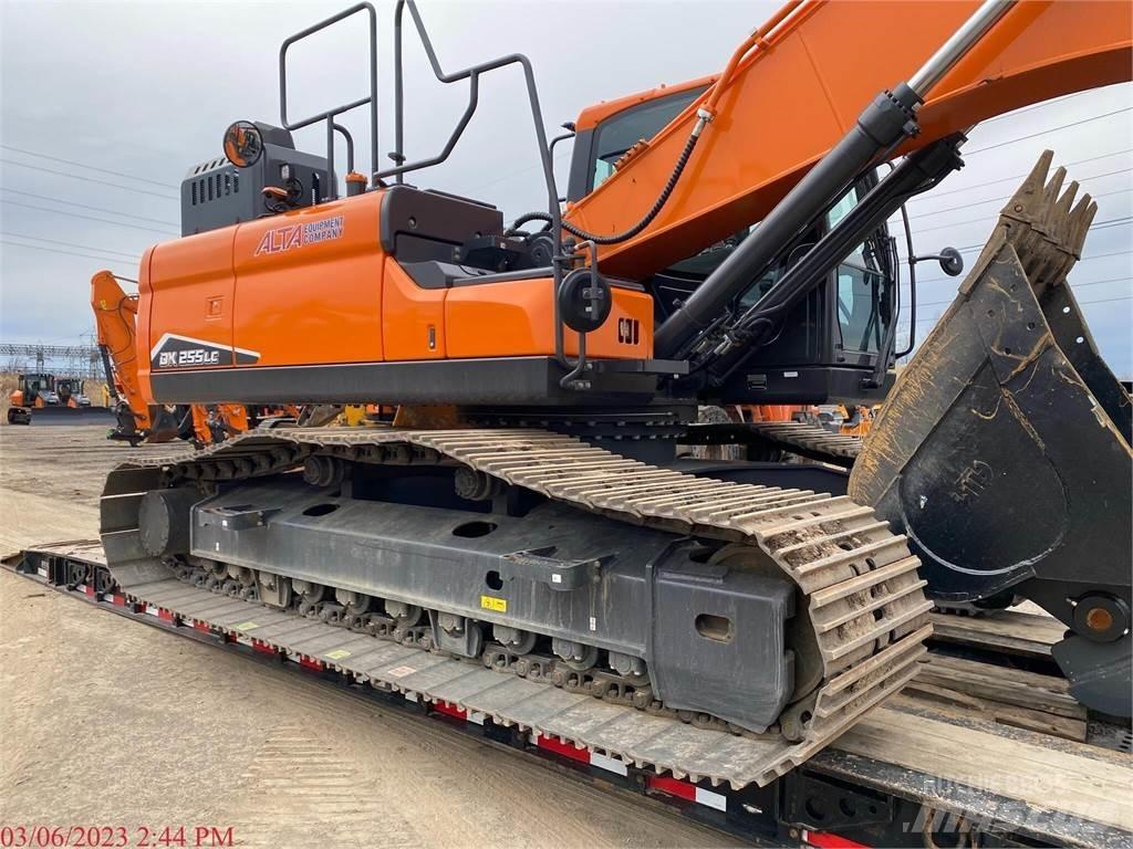 Develon DX255 LC-7 Гусеничні екскаватори