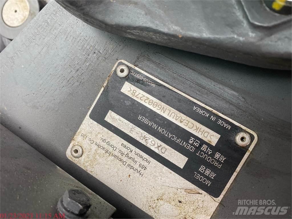 Develon DX62R-3 Гусеничні екскаватори