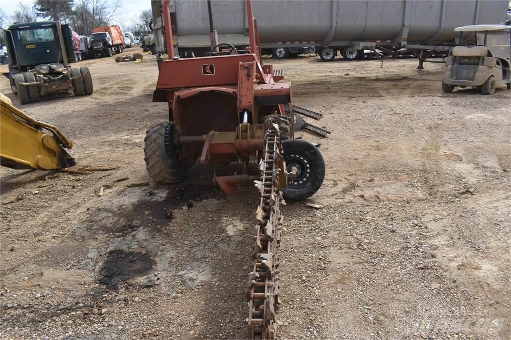 Ditch Witch 6510DD Канавокопачі