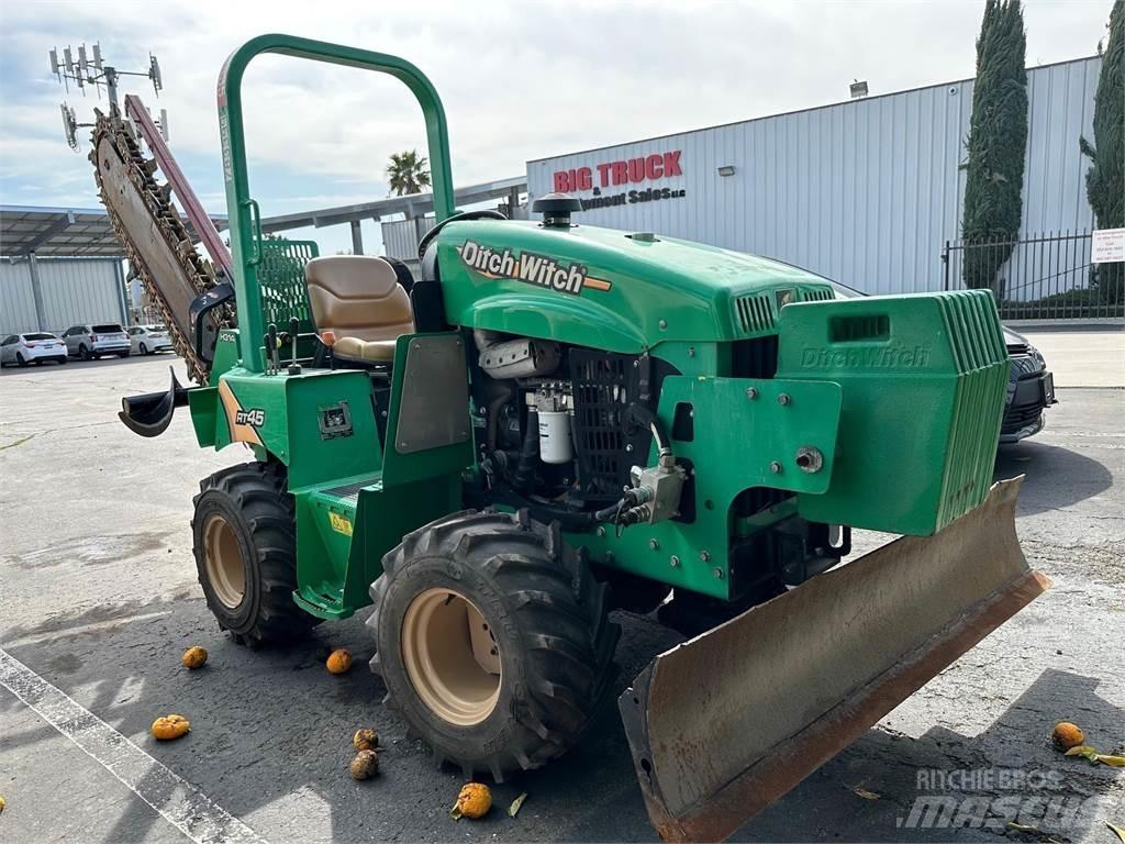Ditch Witch RT45 Канавокопачі