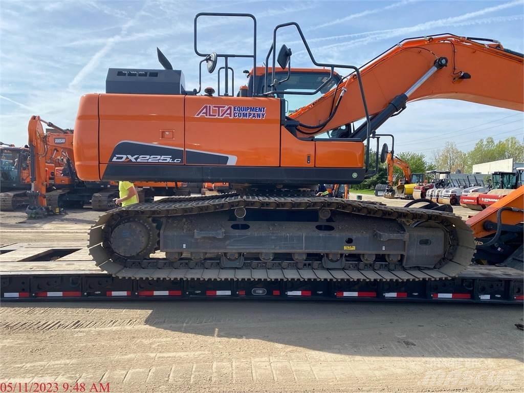 Doosan DX225 LC-5 Гусеничні екскаватори