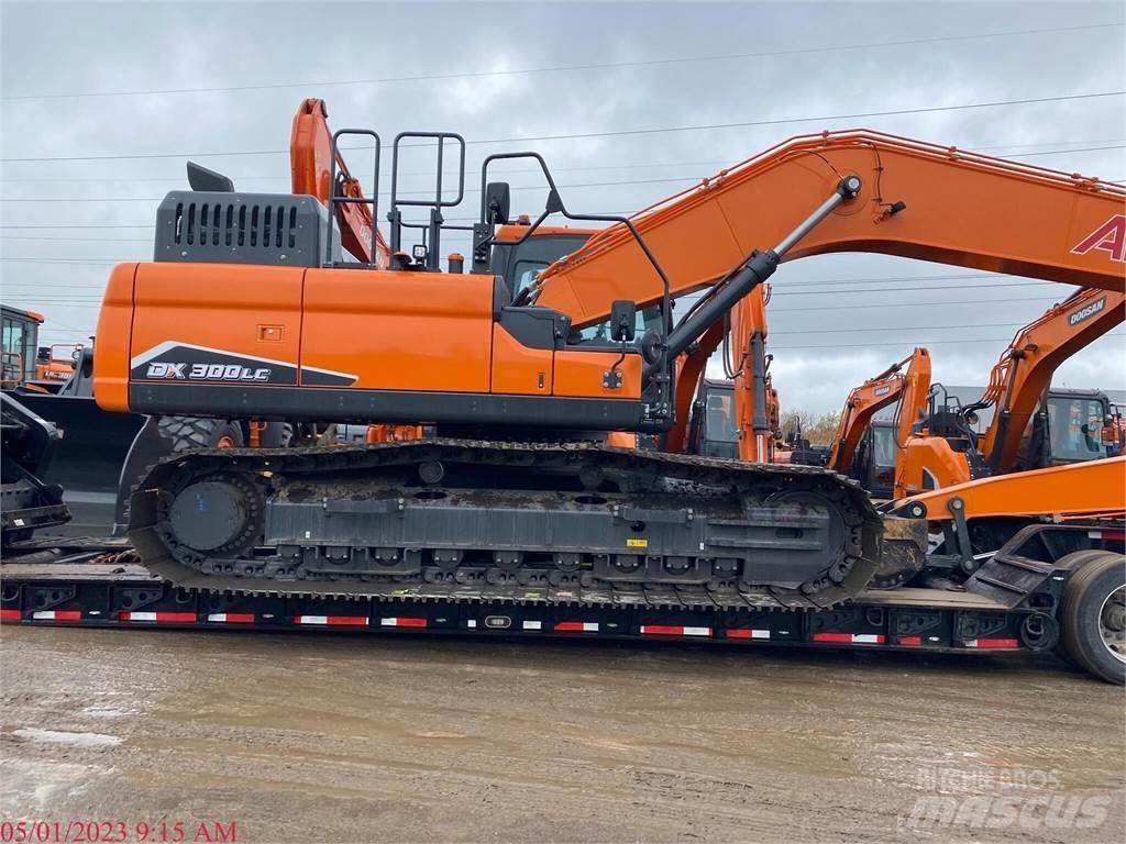 Doosan DX300 LC Гусеничні екскаватори