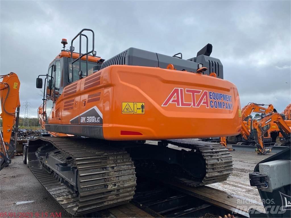 Doosan DX300 LC Гусеничні екскаватори