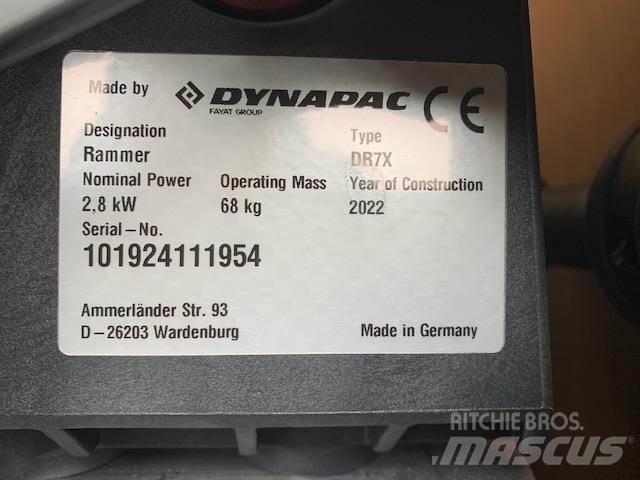 Dynapac DR7X Причепні віброкатки