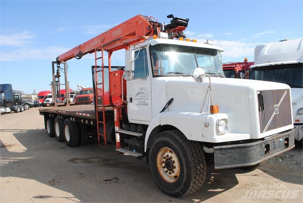 Fassi F230SE Лісонавантажувачі