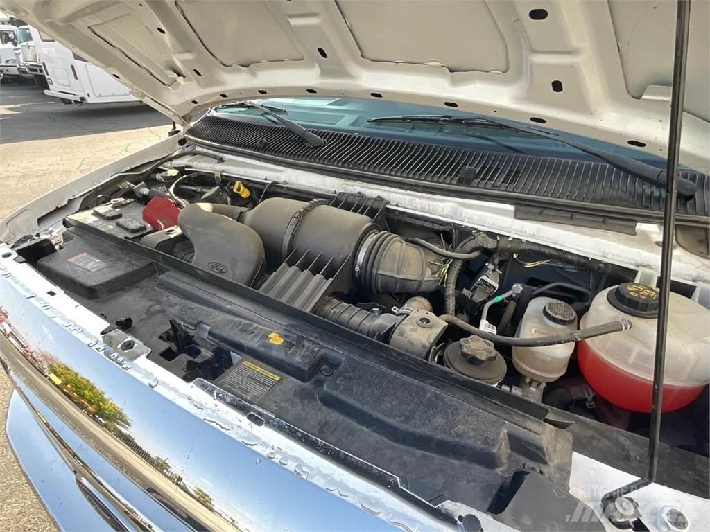 Ford E450 Комунальні автомобілі / автомобілі загального призначення