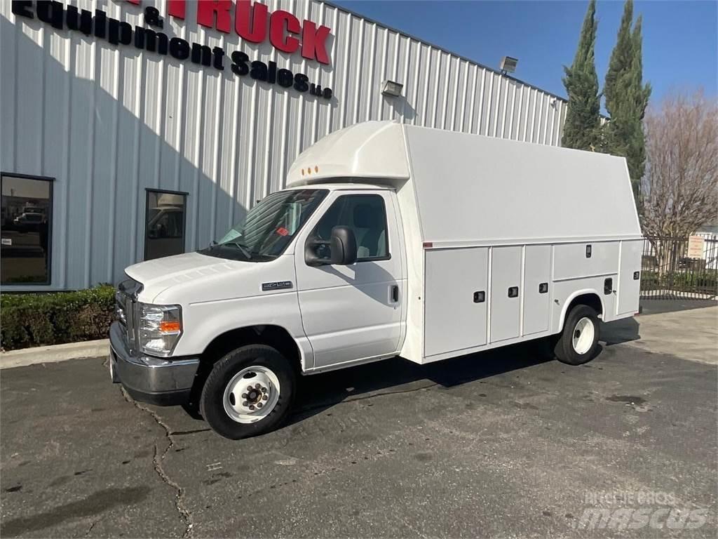 Ford E450 Комунальні автомобілі / автомобілі загального призначення