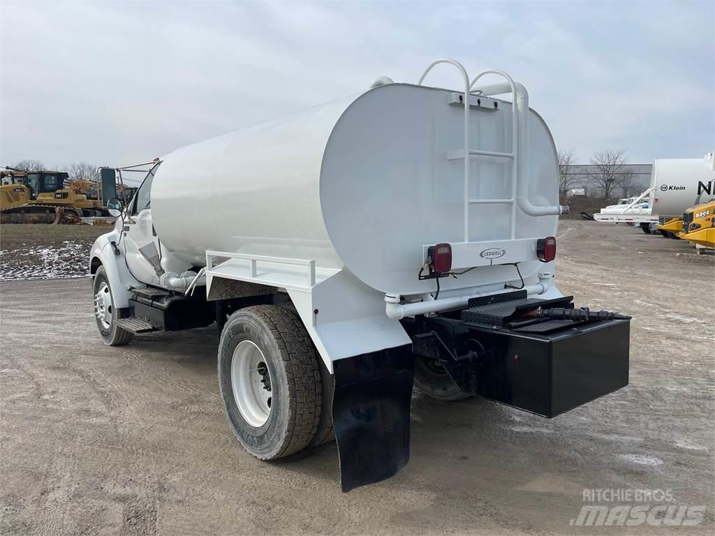 Ford F650 Поливальні машини