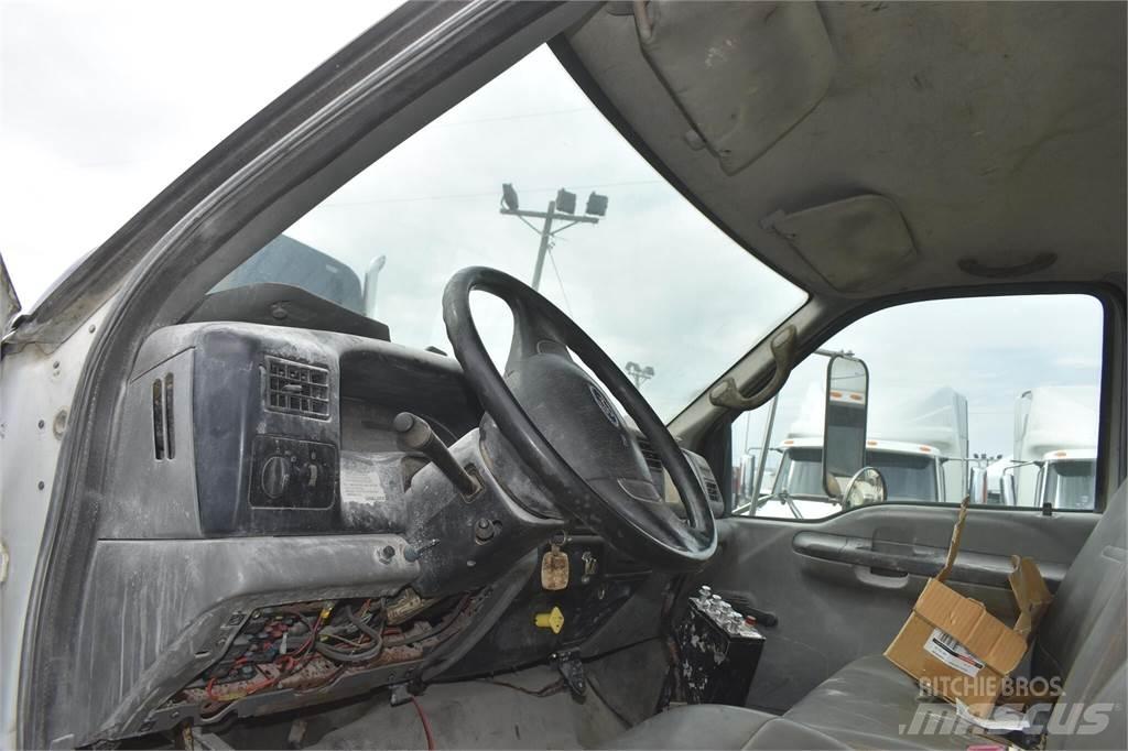 Ford F750 Вантажівки-цистерни