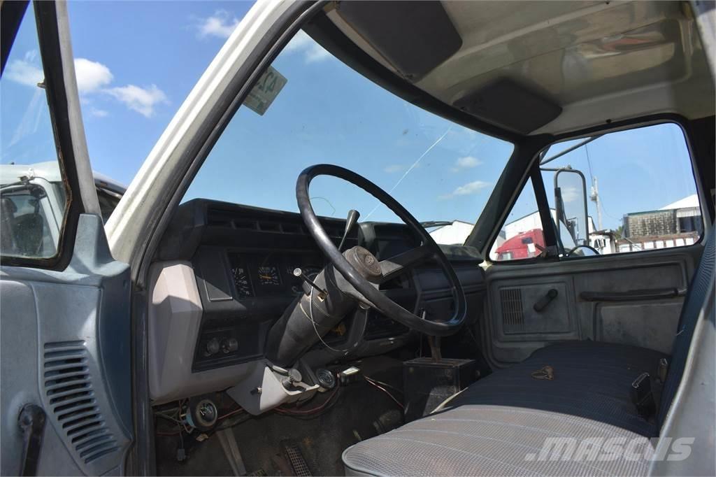 Ford F800 Самоскиди