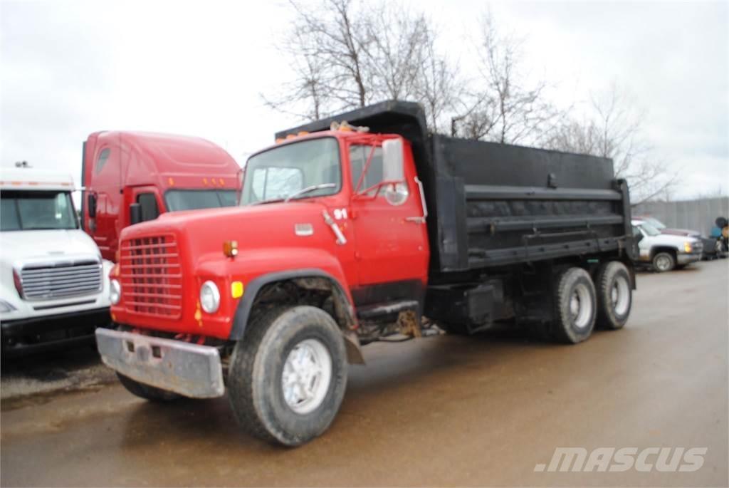 Ford L8000 Самоскиди